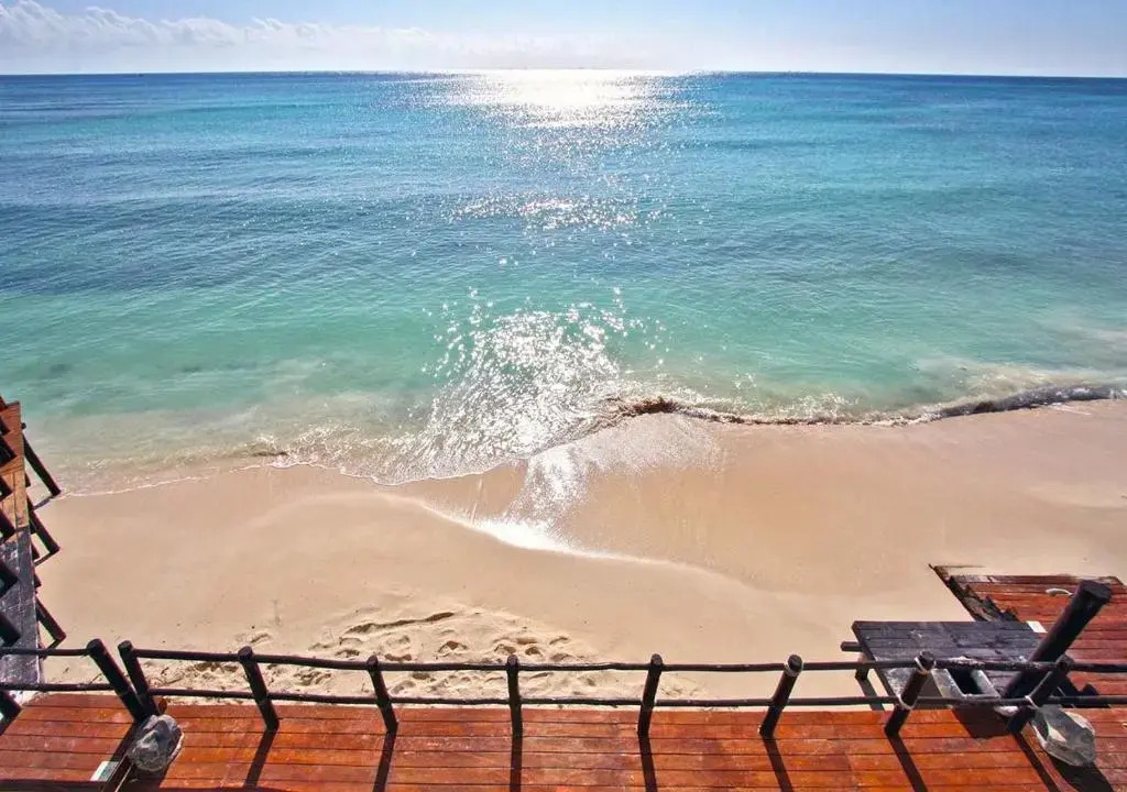 True Beachfront Condo - Corazon