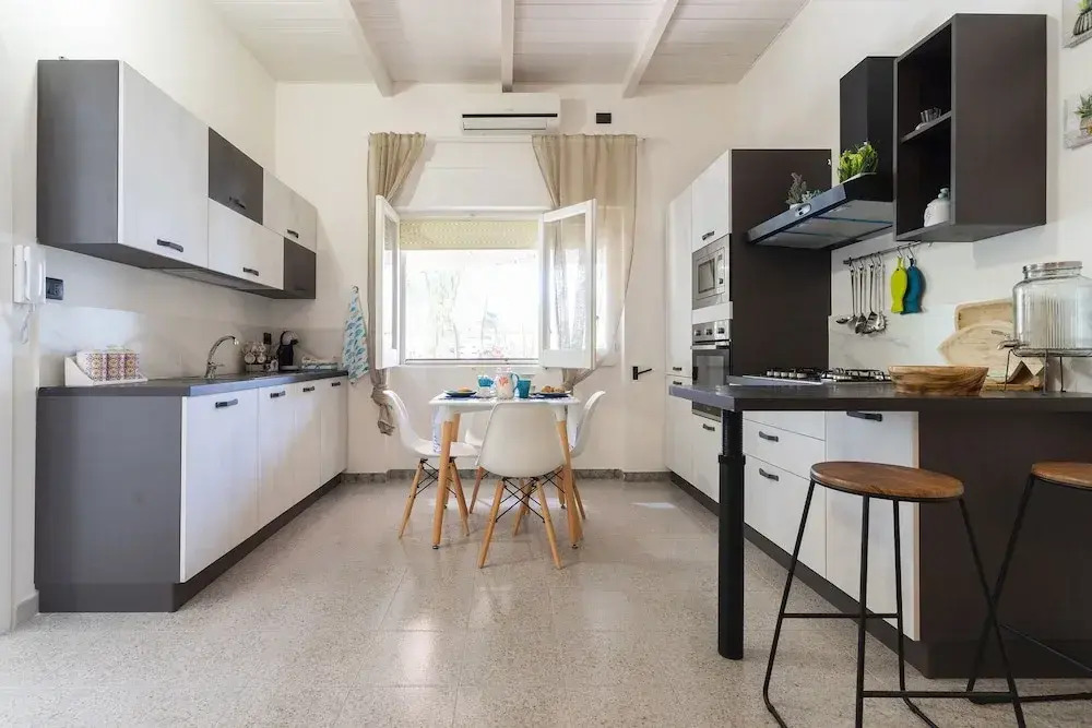 2473 Villetta Seaside by Barbarhouse