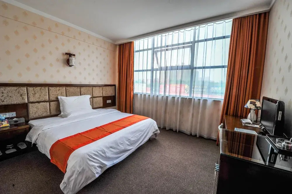 Lecheng Hotel