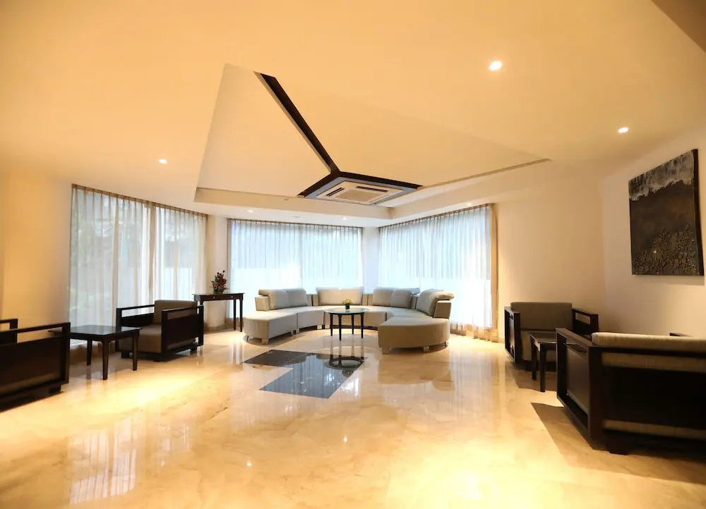 Shravanti Sarovar Portico Bengaluru