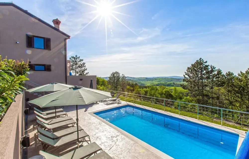 Awesome Home in Gracisce With Outdoor Swimming Pool, Sauna and 6 Bedrooms