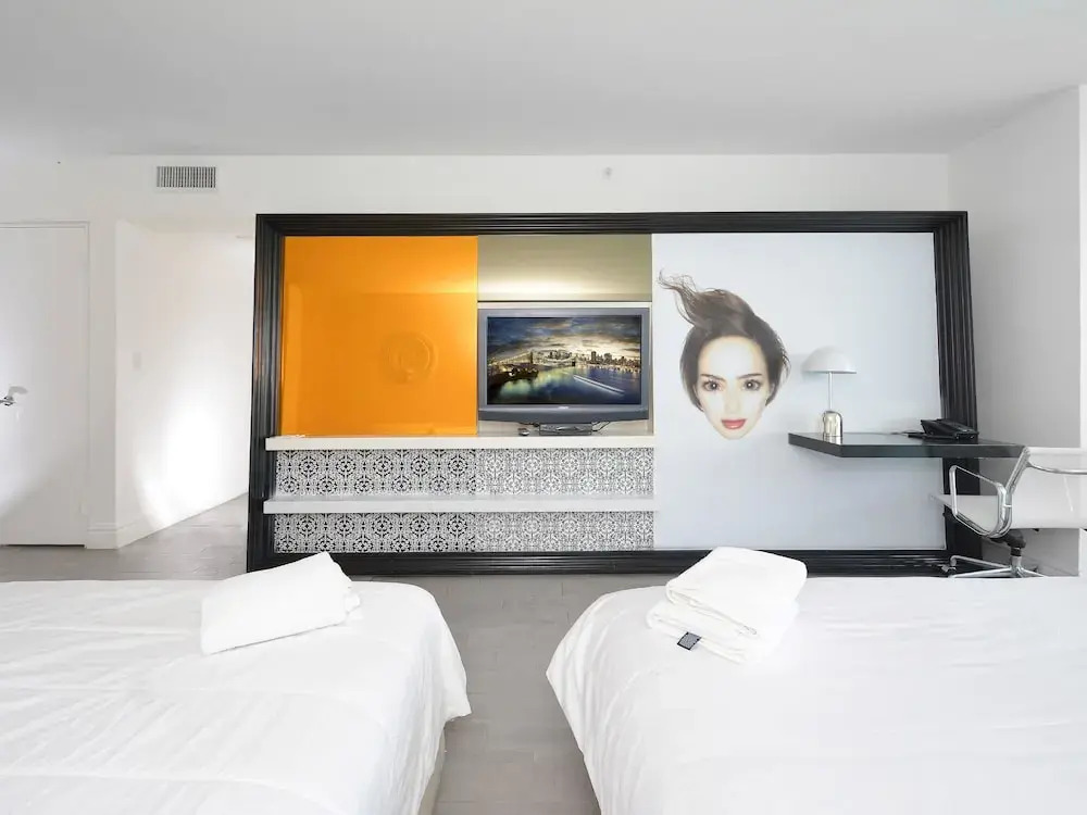 Miami World Rental - Mondrian 1026