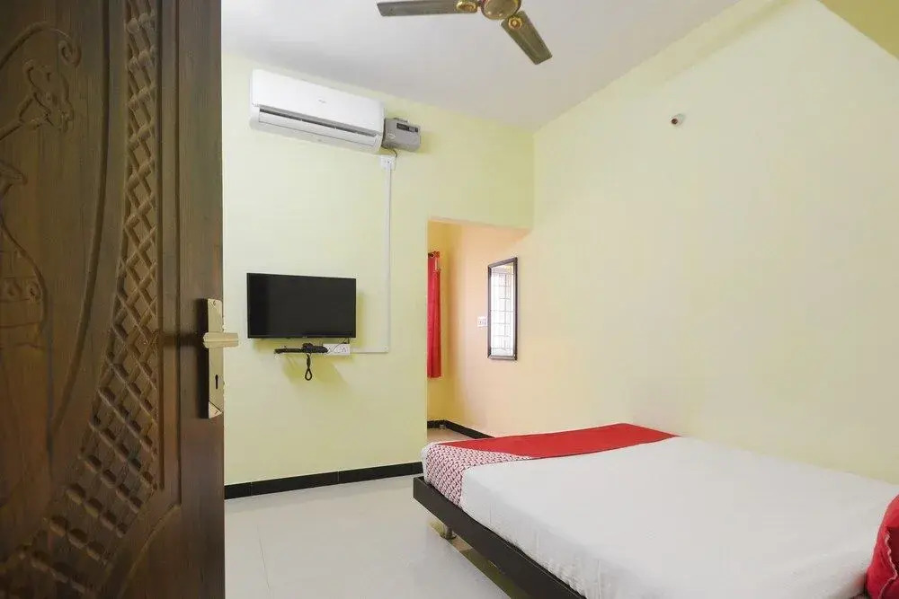 OYO 24331 Rose Park Inn