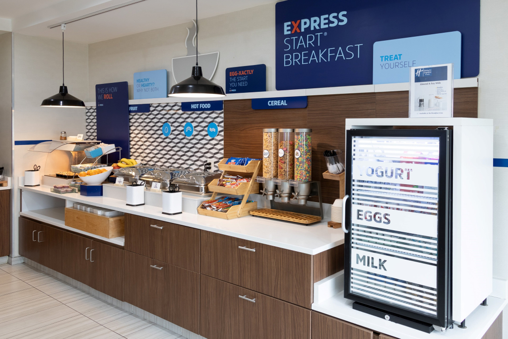 Holiday Inn Express & Suites Chicago West - St Charles by IHG
