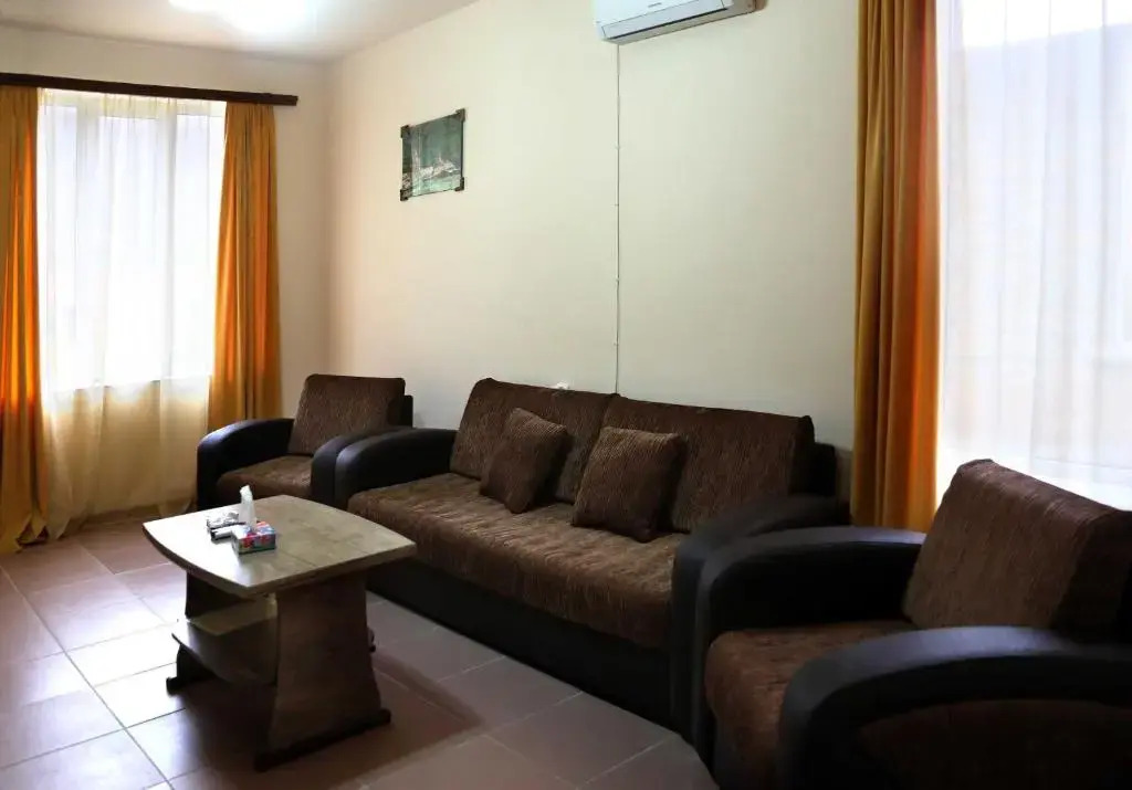 Lucytour Hotel
