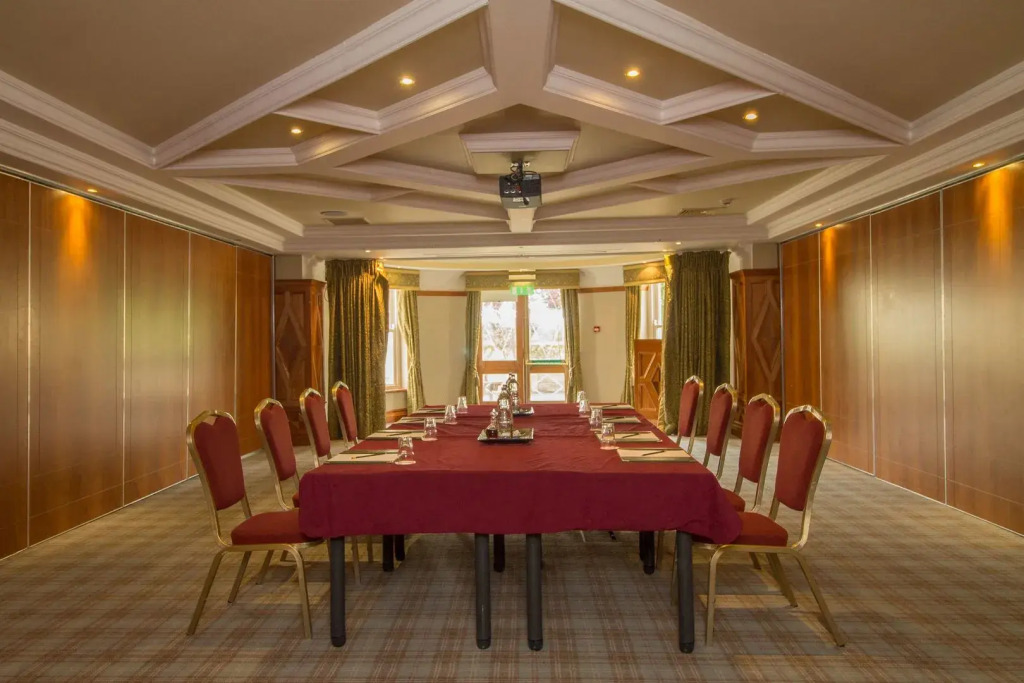 Bunratty Castle Hotel & Leisure Club, BW Premier Collection