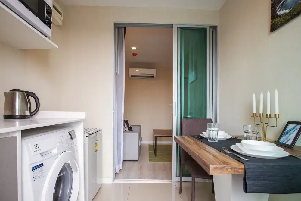 Near BK University Quiet Condo in Rama4 bkb135