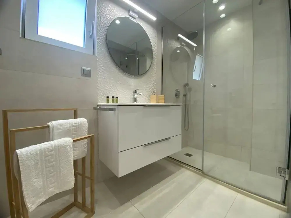 White Dome Apartment I