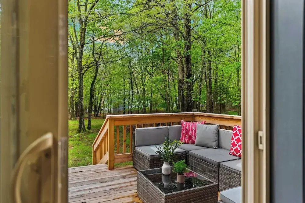 The Tranquil Trails by Avantstay Lake Access, Deck, Fireplace