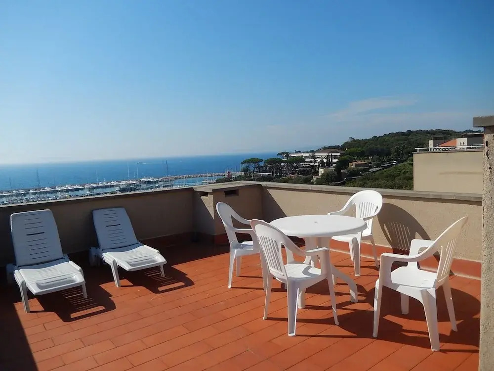 Holiday Homes Marina apartments