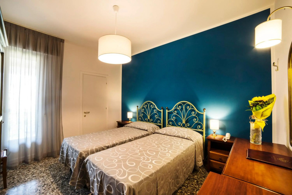 Hotel Bisesti ***S