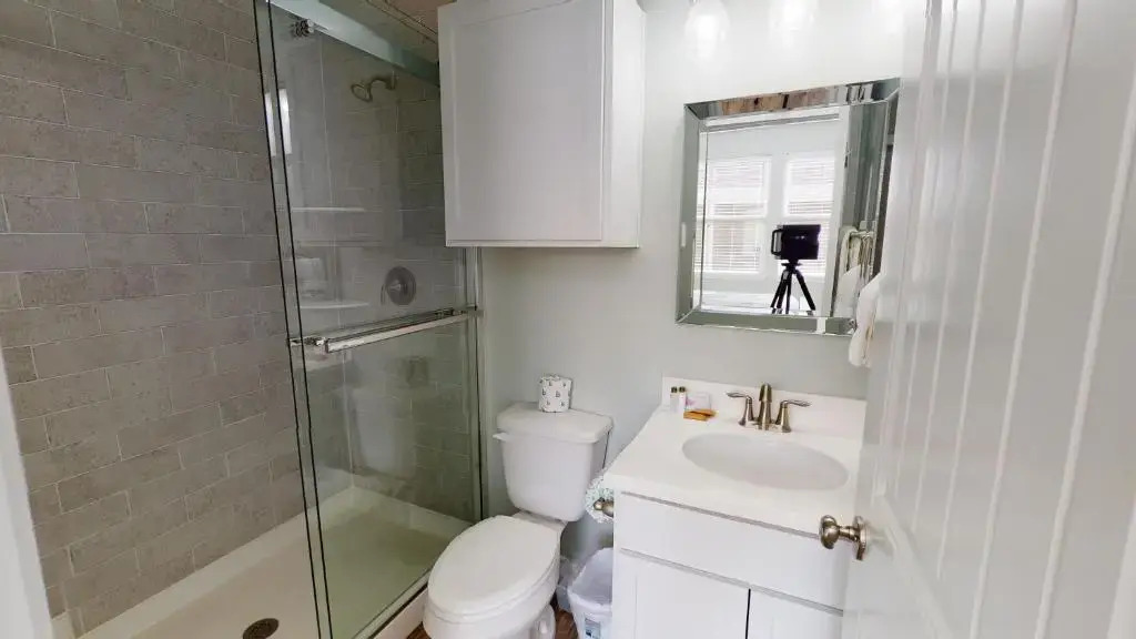 BC202 Funky Parrot, Heated Saltwater Pool, Short Walk to Beach, Gameroom