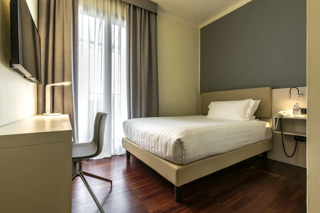 43 Station Hotel