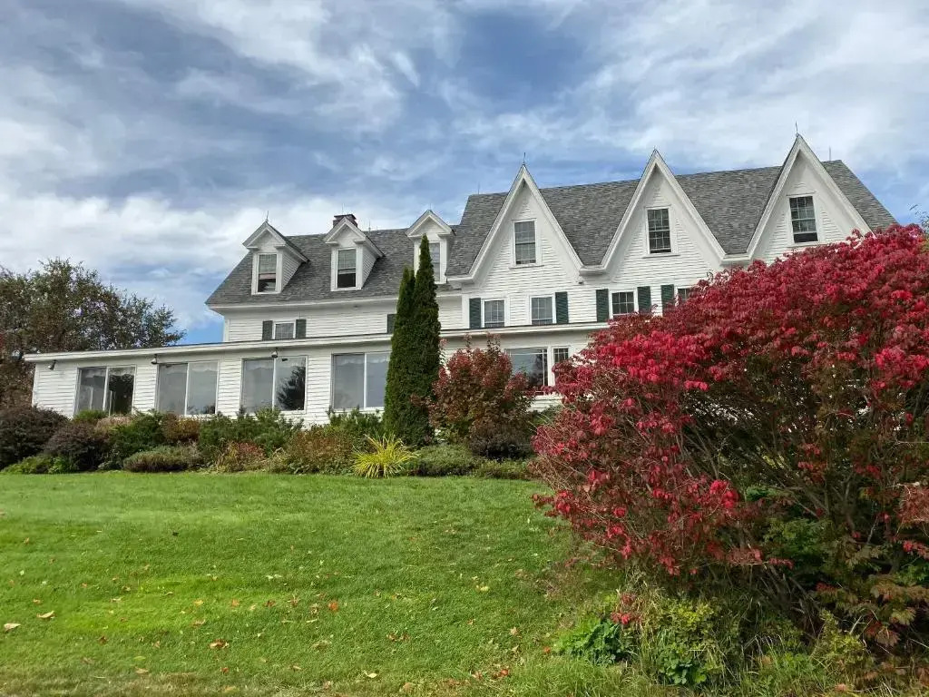 Inn at Pleasant Lake