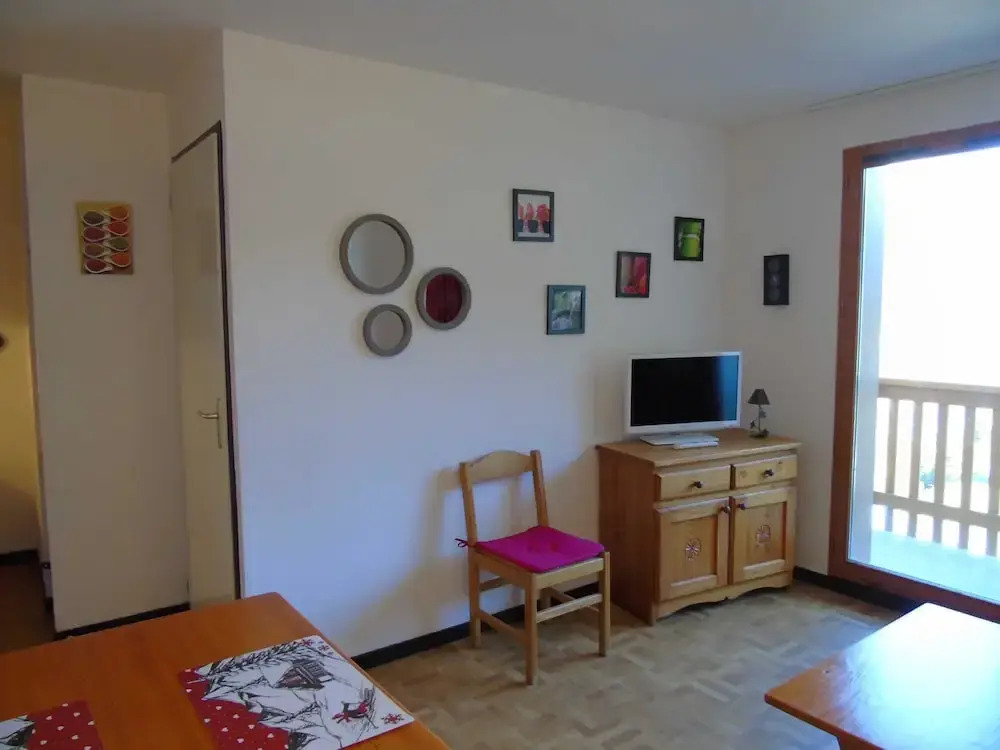 Lou Services Apartment CB69 LSI 001