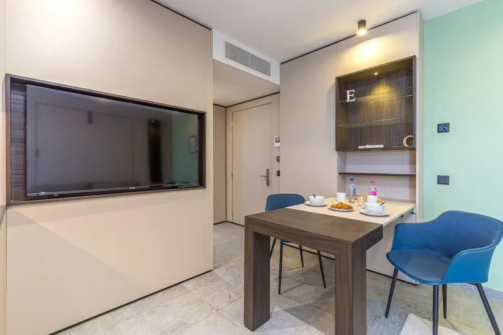 Icon H 303 Suite Micro-living