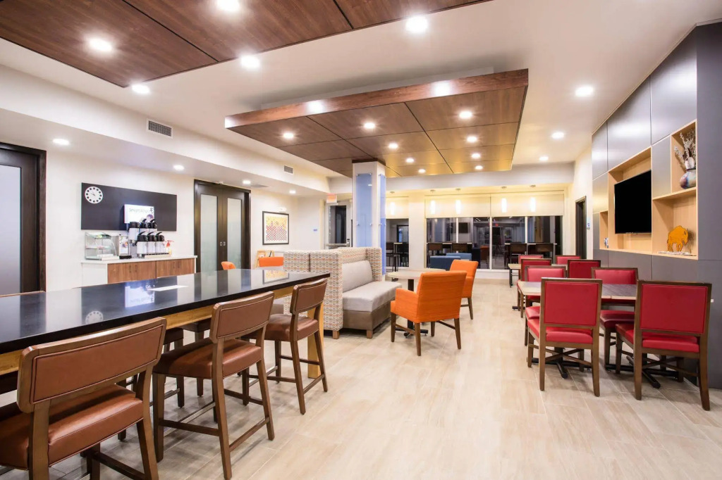 Holiday Inn Express & Suites - Rapid City - Rushmore South by IHG