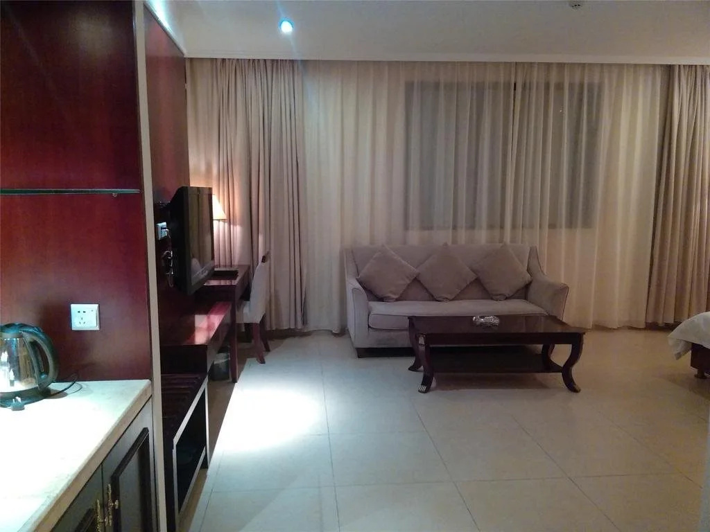 Wuzhishan Huajue Business Hotel