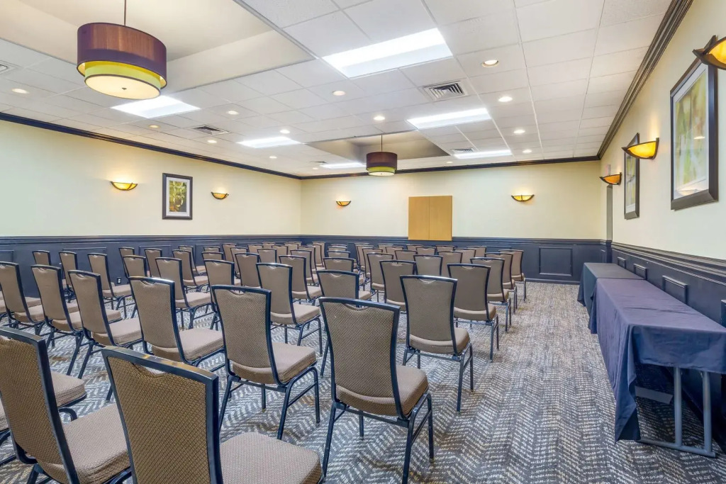 Clarion Inn North Haven - New Haven North