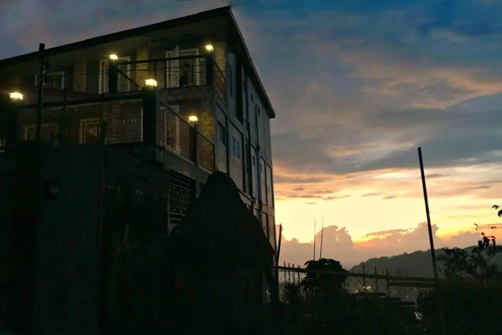 Vacation House in Baguio with Amazing Sunset Views