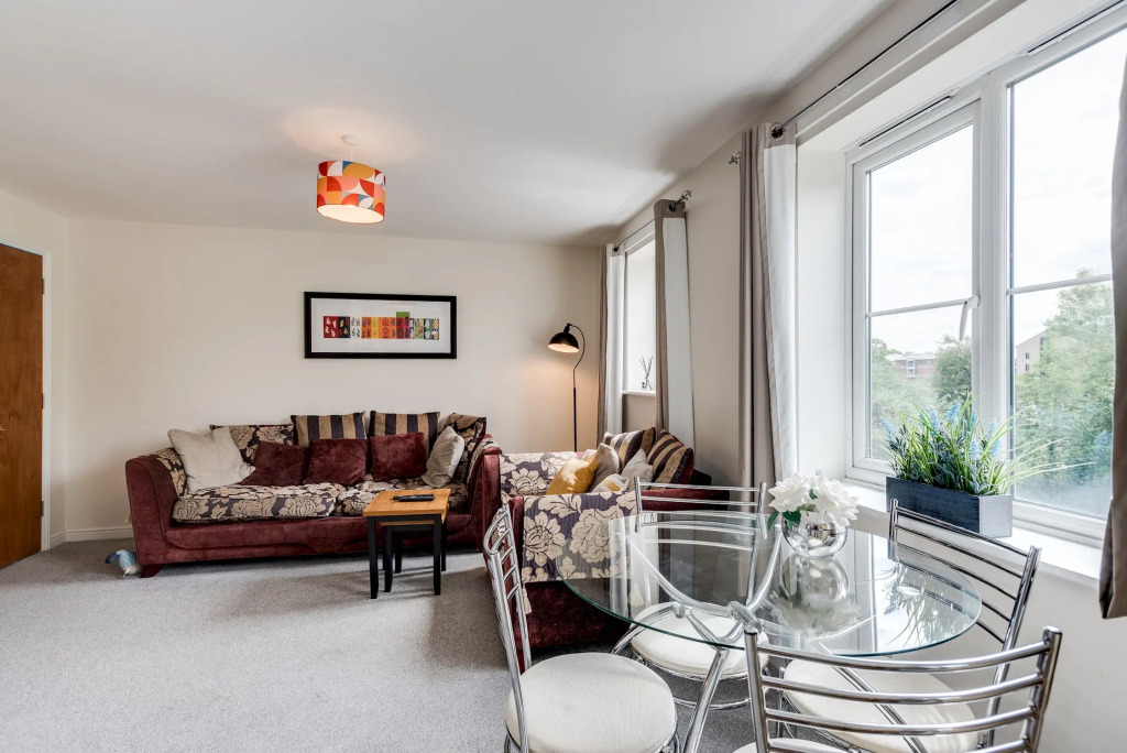 Modern 2 Bedroom Apartment in Popular Jericho