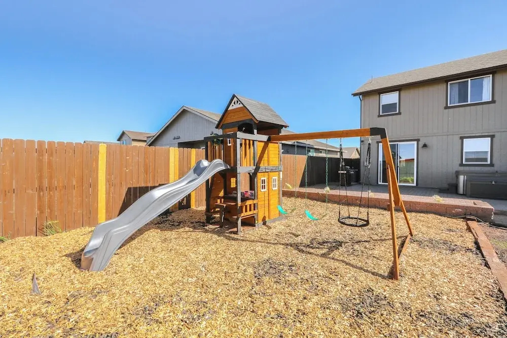 Flagstaff-Area Family Home w/ Hot Tub & Patio