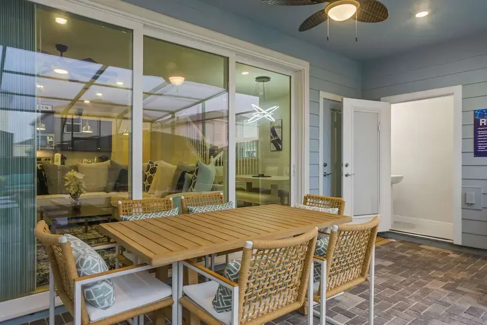 BRAND New 5 bed Villa in Windsor Cay
