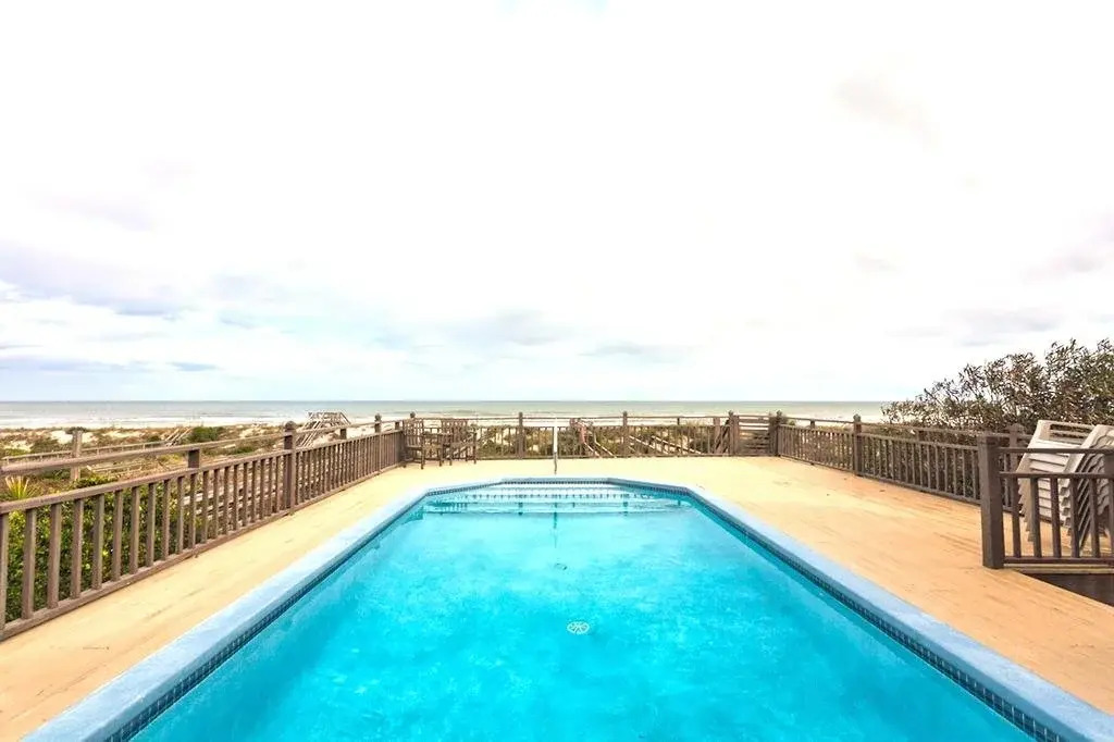 Rainbow Cay 4 Br home by RedAwning