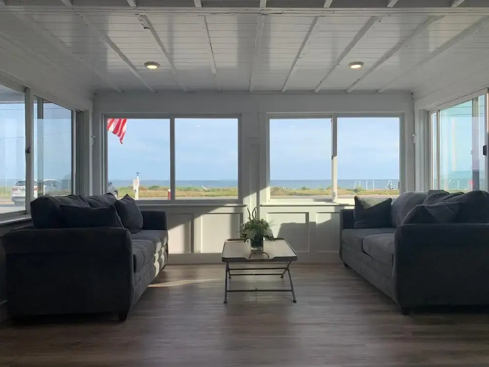 Breakwater Hotel
