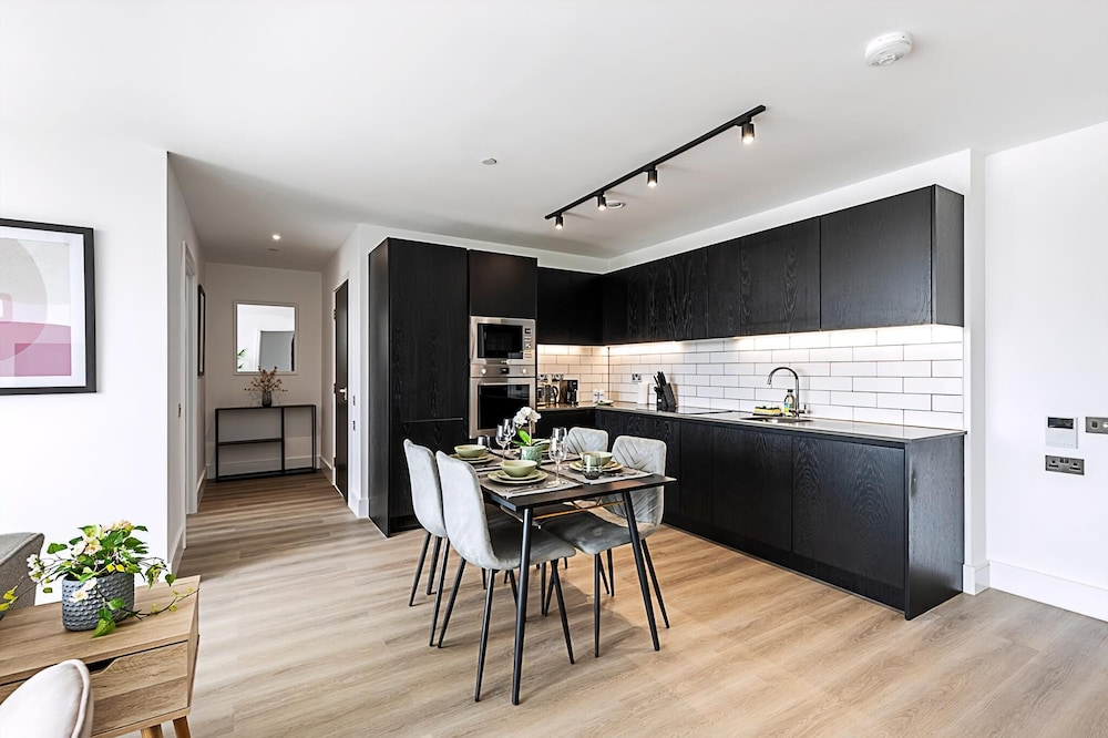 Contemporary Two Bedroom Apartment