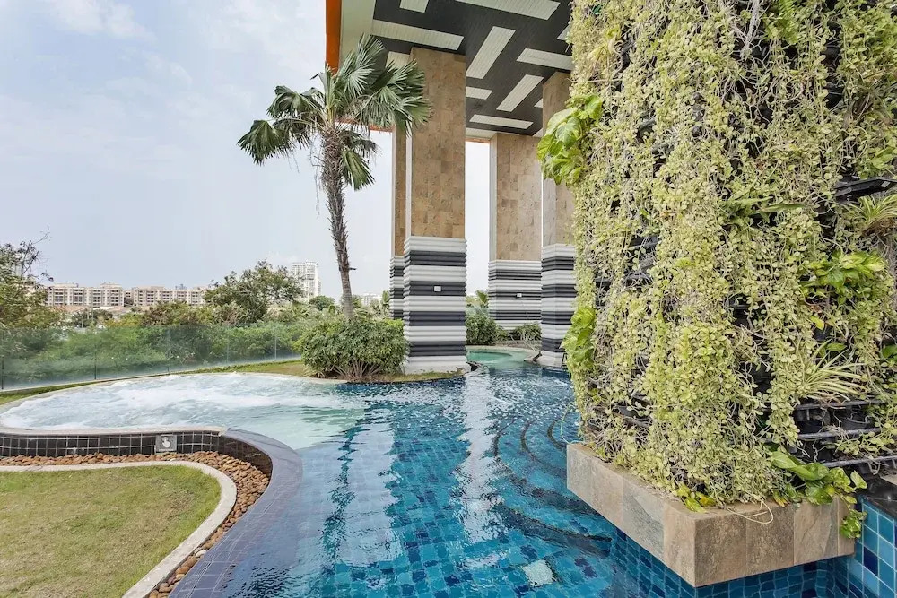 Grande Carribean apartments Jomtien beach Pool view Sea View