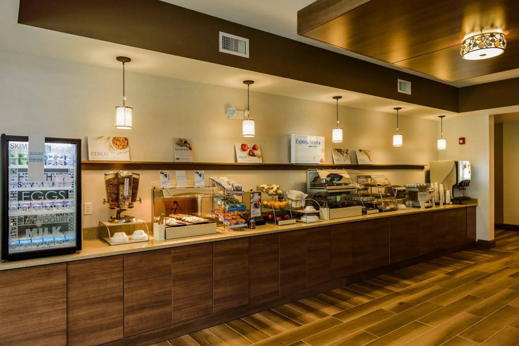 Holiday Inn Express & Suites Jamestown by IHG