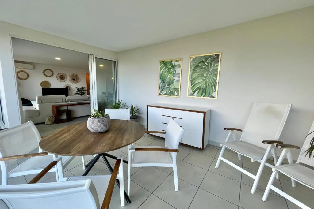 Tukenui flat discovering Papeete