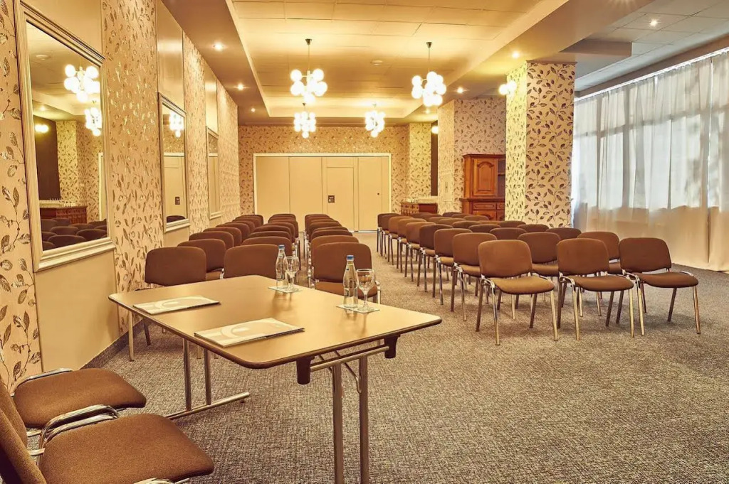 Отель Continental Drobeta Turnu Severin