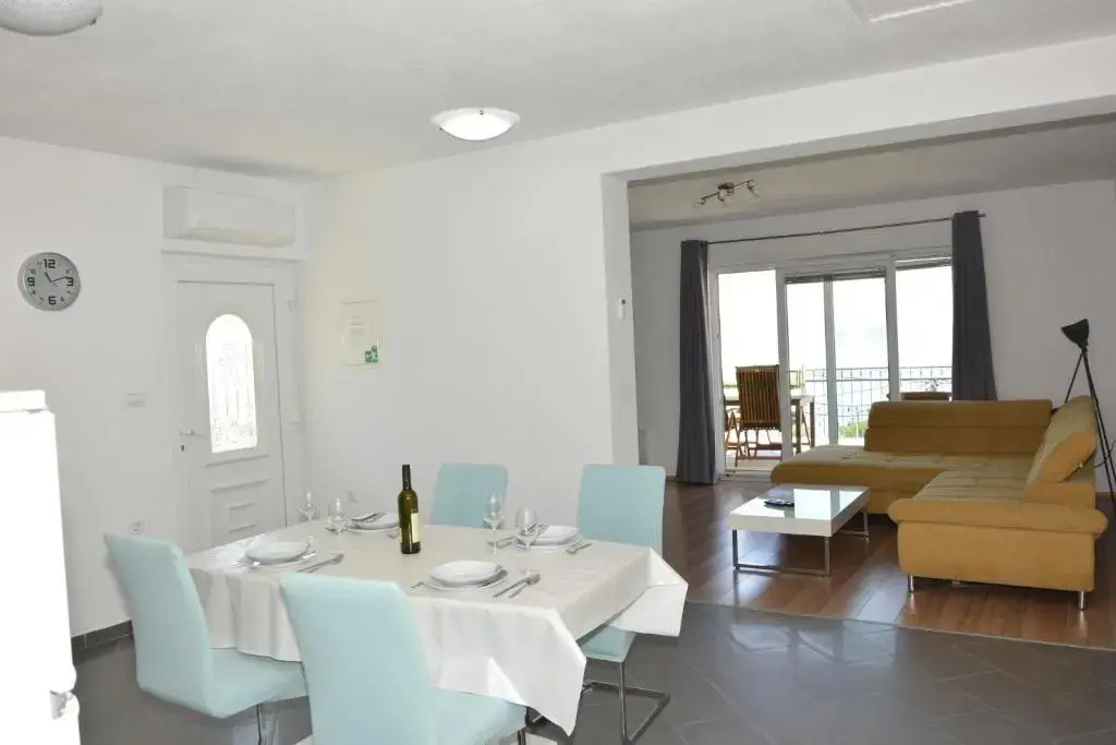 Apartments Maro