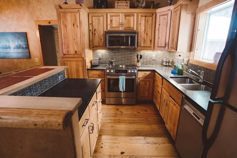 Serenity Pines Lodge in Shugart Flats