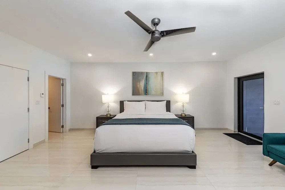 Seascape Grace Bay Hotel & Townhome Villas