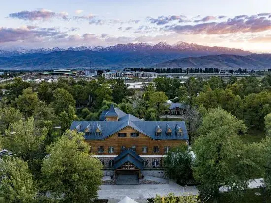 Narat Linyin Hotel (Narat Scenic Area Branch)