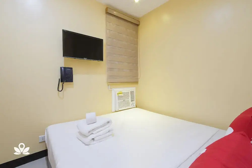 ZEN Rooms Time Travellers Makati