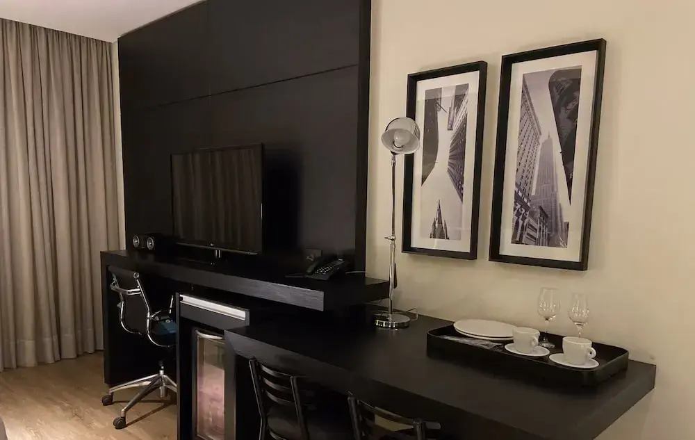 Manhattan On Floor
