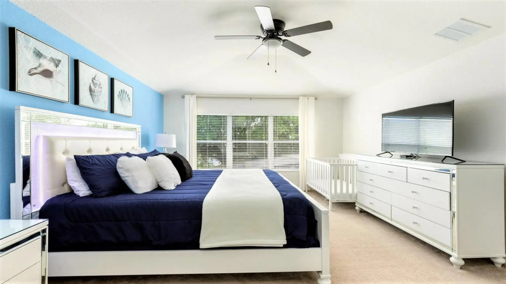 Lakefront 6BR Villa w Pool SPA 2 Miles to Disney