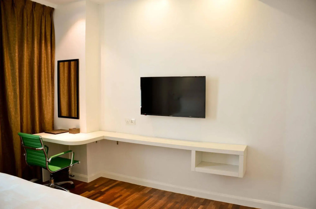 Pine Garden Hotel