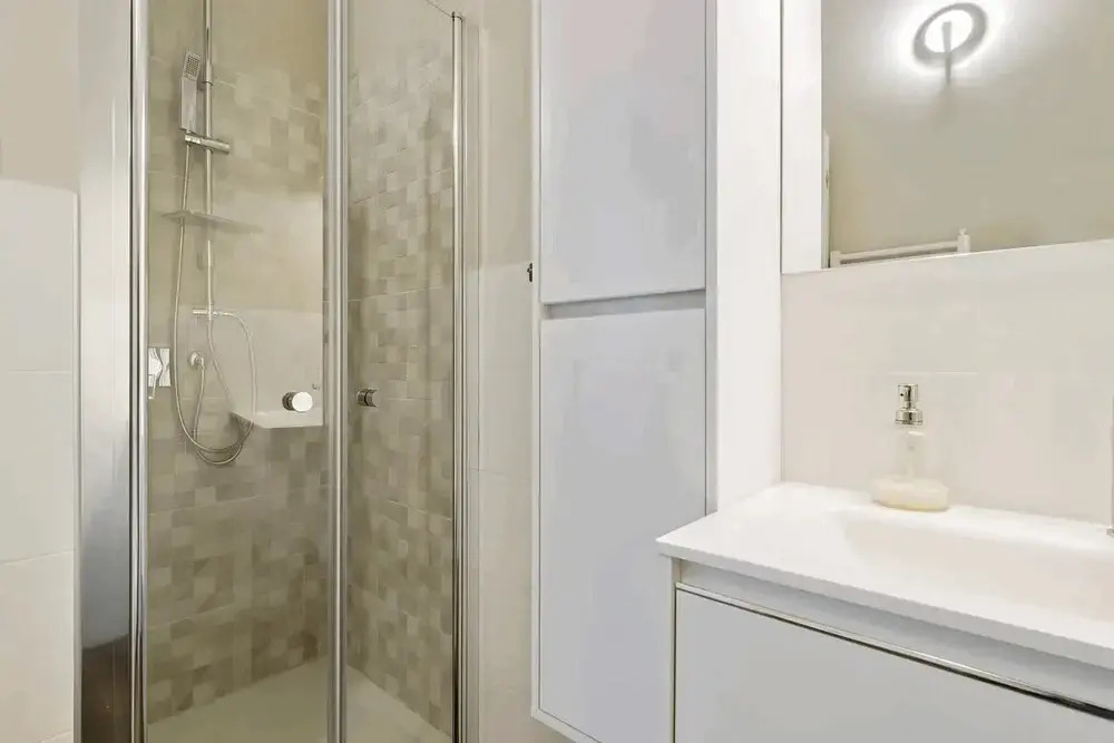Isola View Renovated Apartment
