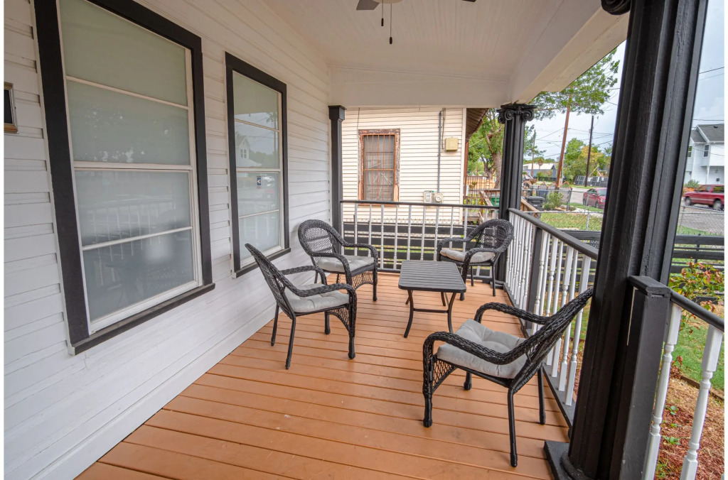 Spacious 4 BR Home Near River Walk 6 Mins Drive