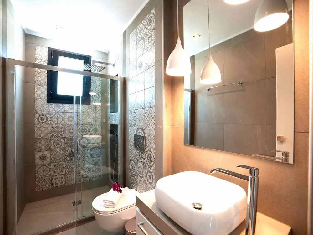 2 New Villas Next Each Other, Pool, Rent Separately or Together at Kournas Lake