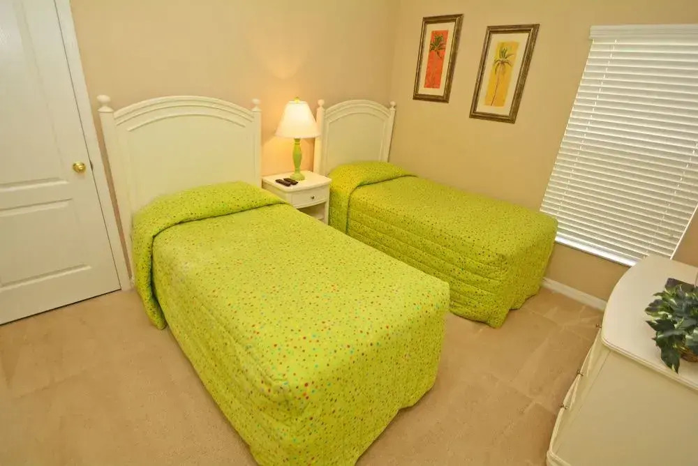 146EP Rainbow s End 4 Br Villa by RedAwning