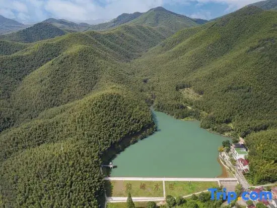 Changxing Nuanzhu·180° Lake View Resort Villa Design Beautiful