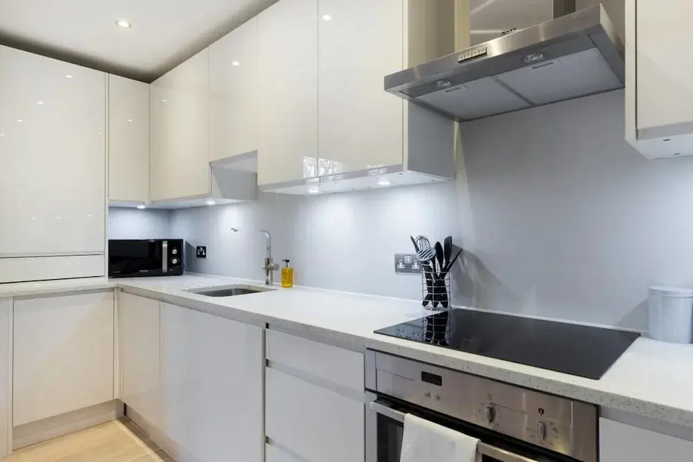 Designer 2 Bed on Hampstead High St