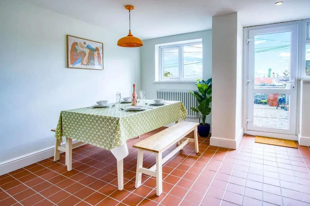 Woodville Road - 2 Bedroom House - Mumbles