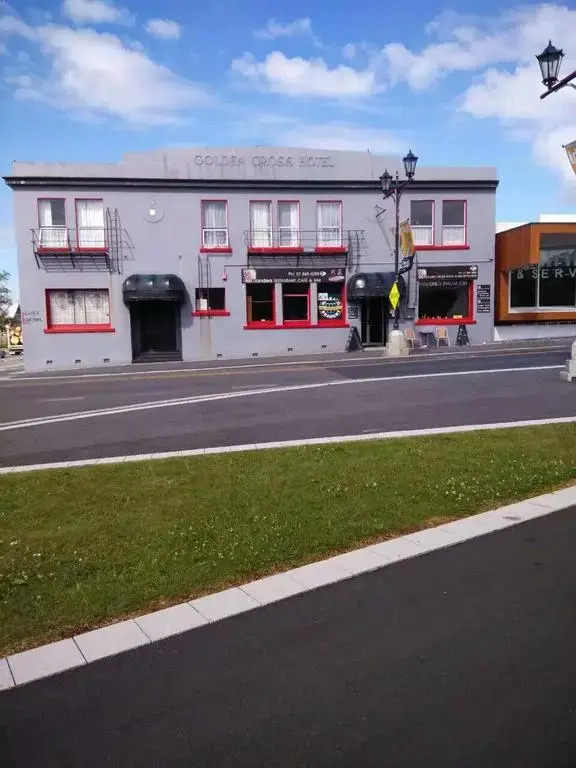 Golden Cross Hotel